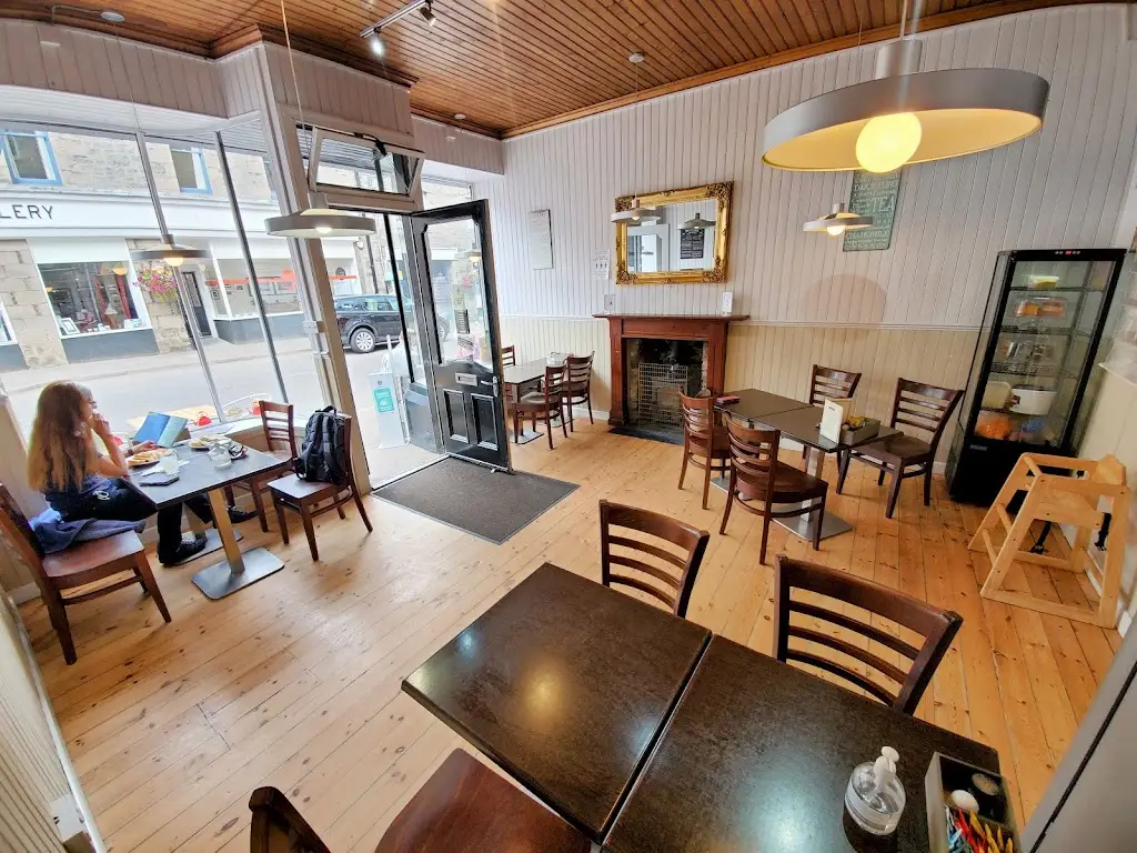 Ben Santos-Richmond_Cafè Aroma_Kingussie_review