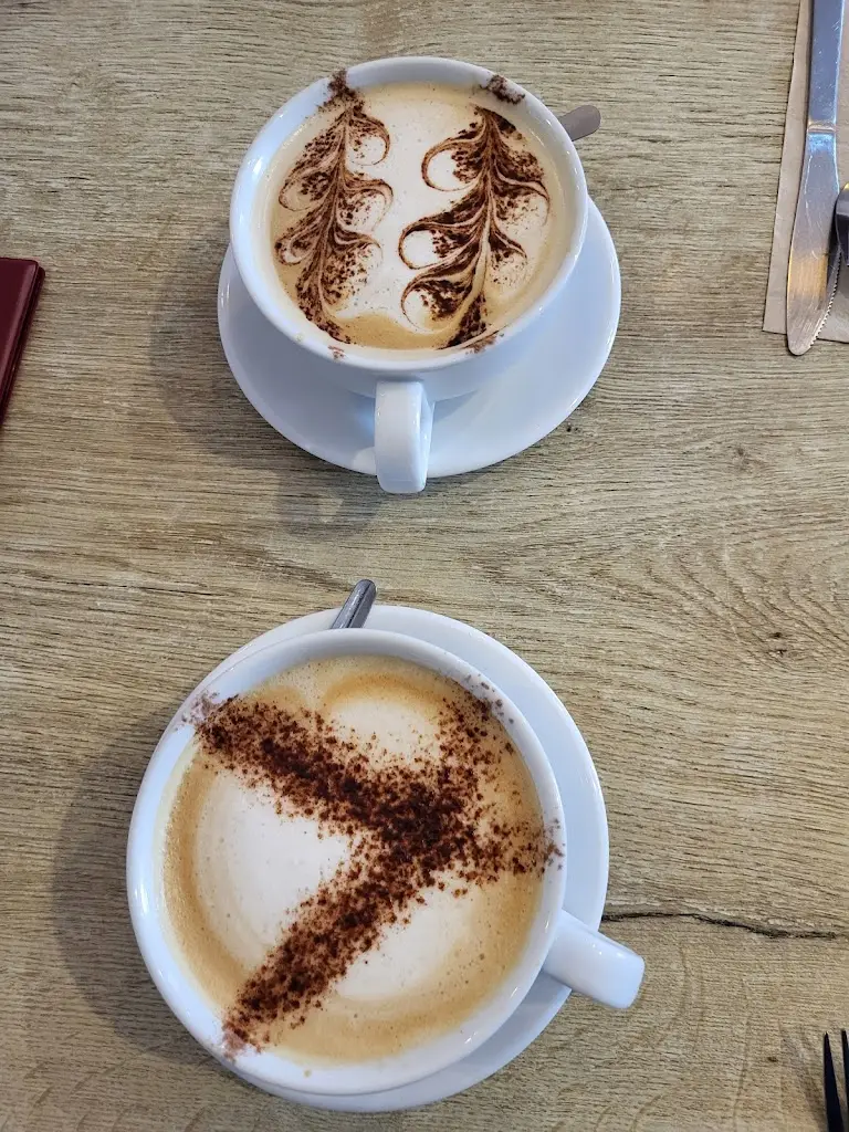 Shubhaa_Sugarbowl Cafe and Gifts Shop_Kingussie_review