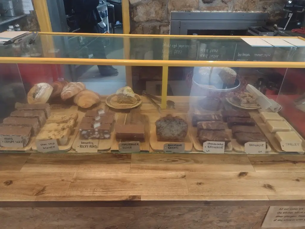 Rosie Molton_No 98_Kinross_review