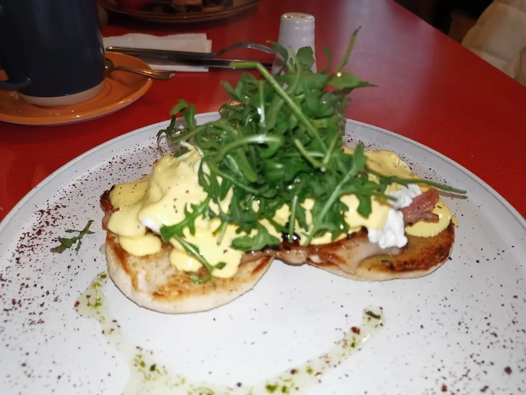 Richard Street_No 98_Kinross_review