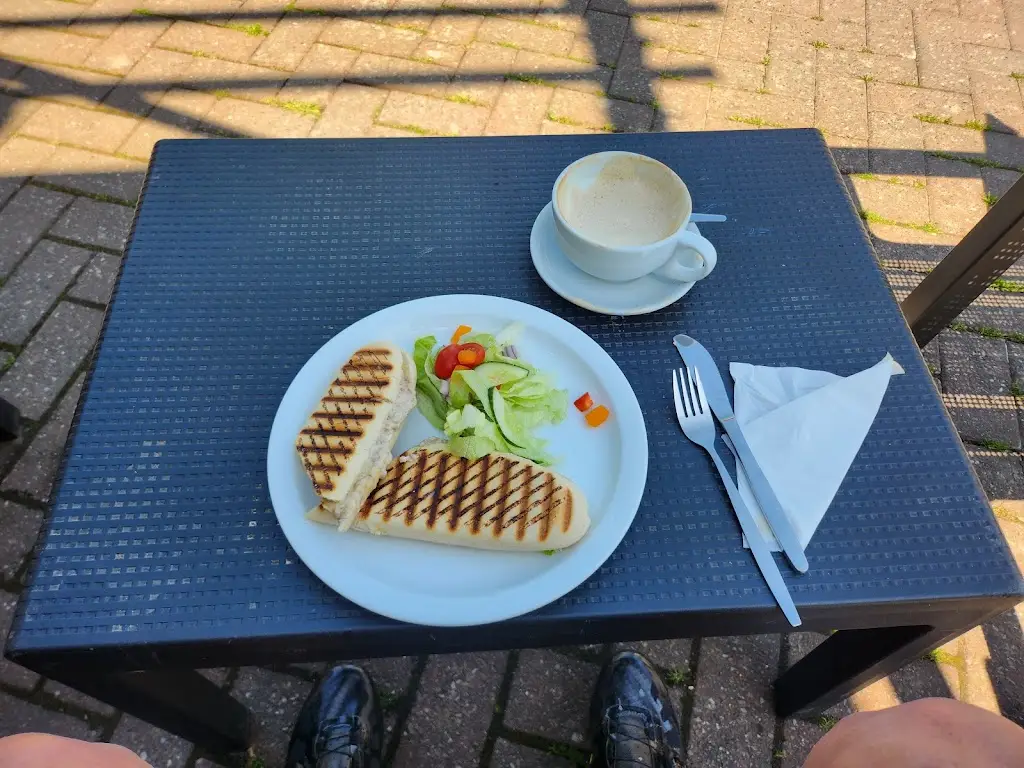 Kris Juraske_Herbie's_Bishop's Castle_review