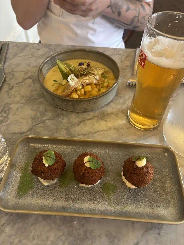 Alex Shaw_Thainstone House_Kintore_review