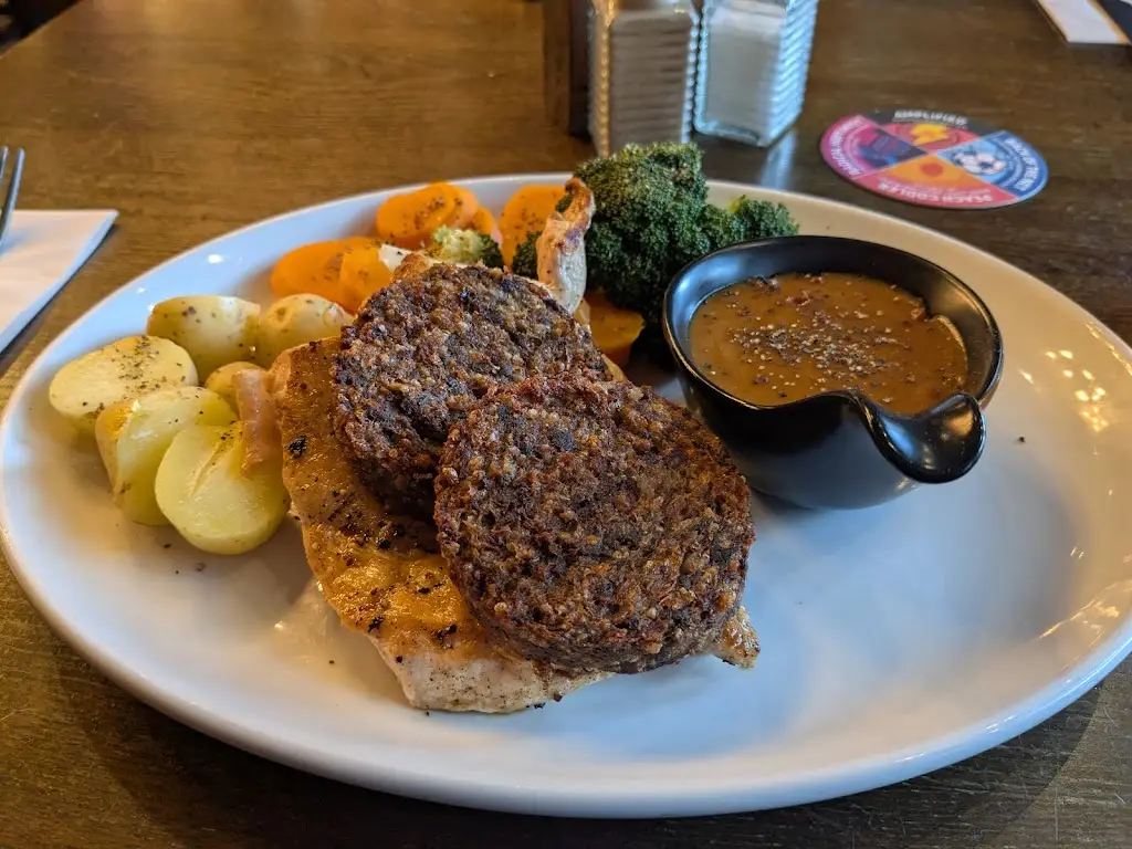 Jerry Wright_Edward's_Inverurie_review