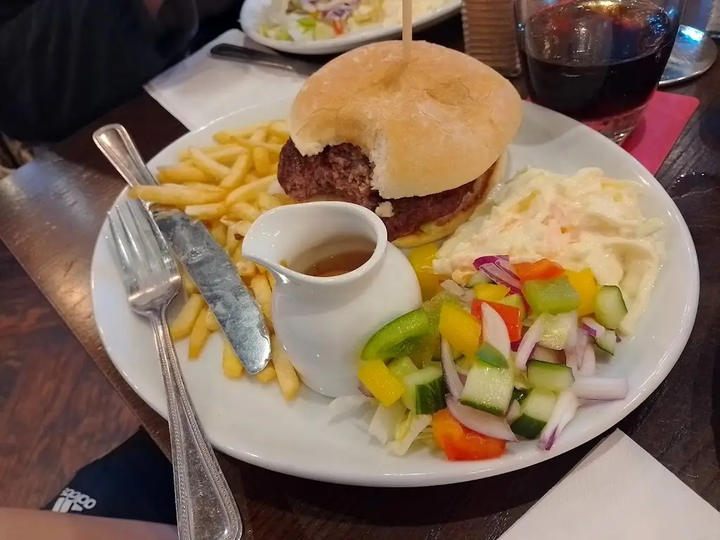 Rebecca Jade Morris_Edward's_Inverurie_review