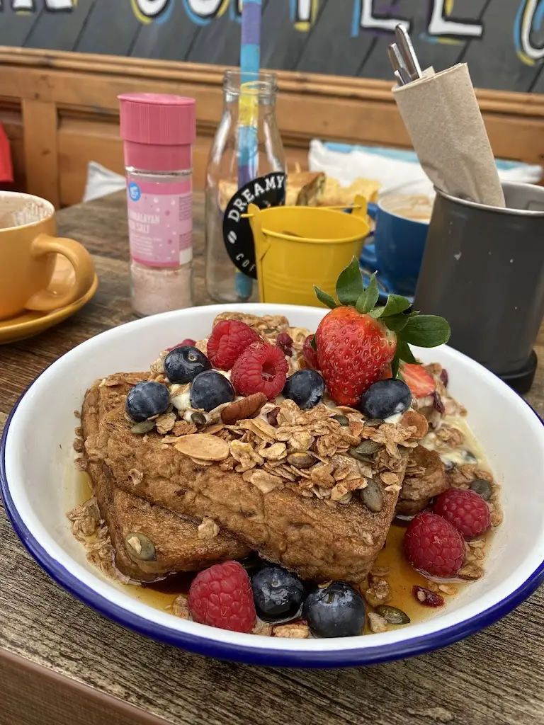 Cinzia DuBois_Dreamy Goat Coffee Co._Inverurie_review