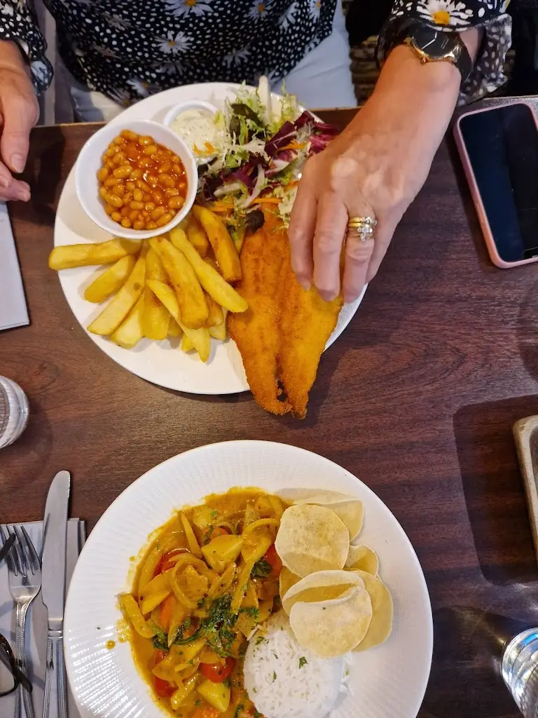 Hannah Grace_Laichmoray Hotel_Kinloss_review