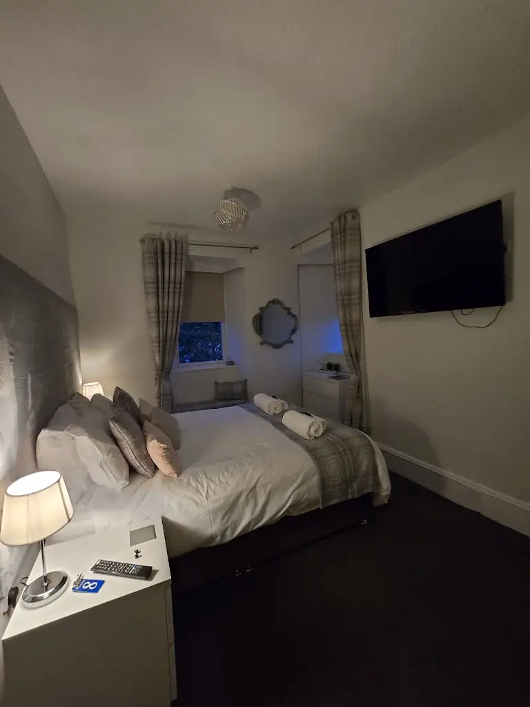 Crown & Anchor Inn_Kinloss_slider_image_2