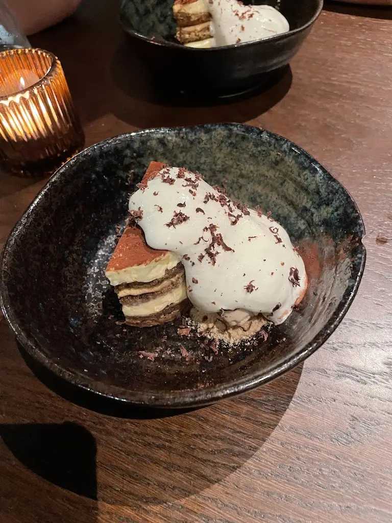 Aurelia Ven_Pasture Birmingham_Birmingham_reseña