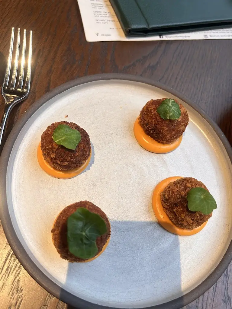 Chanel Ponde_Pasture Birmingham_Birmingham_reseña