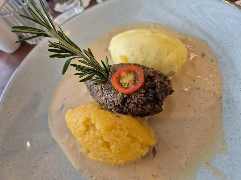 Urquhart’s Restaurant_Inverness_slider_image_3