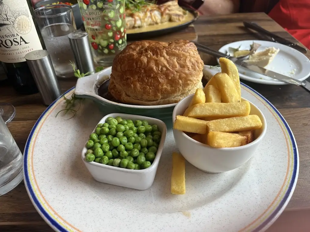 Beckie W_The WaterFront_Inverness_recensione