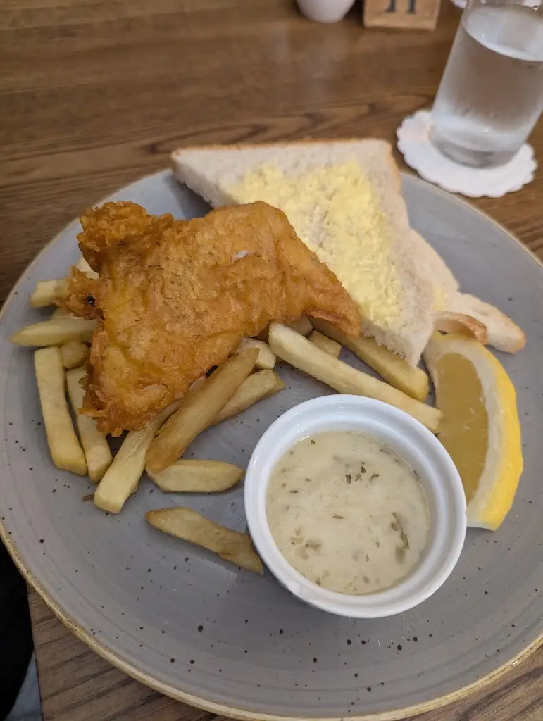 Arron Hiscox_Girvans_Inverness_review