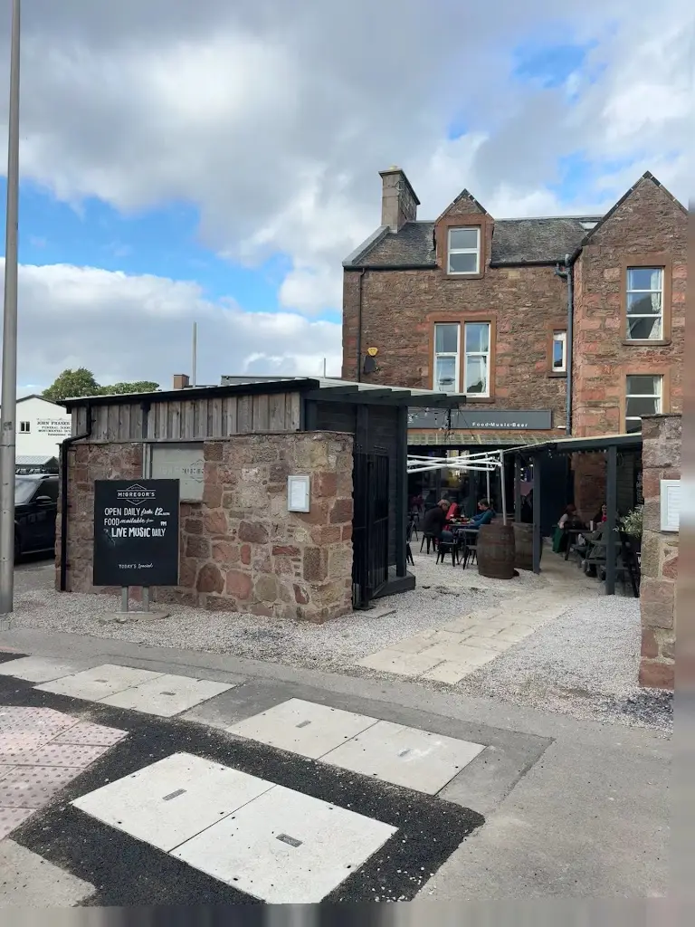 Wassim Ayass_MacGregor's_Inverness_review