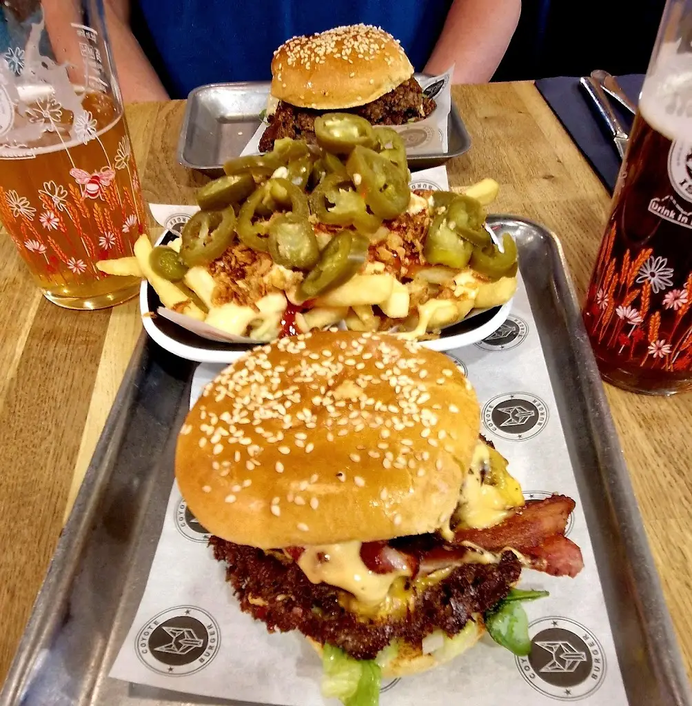 Plum_Coyote Burger_Inverness_review