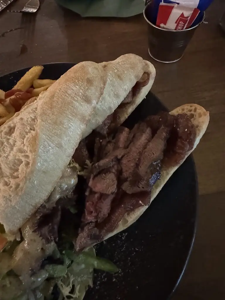 Paul Elliott_Johnny Foxes_Inverness_review