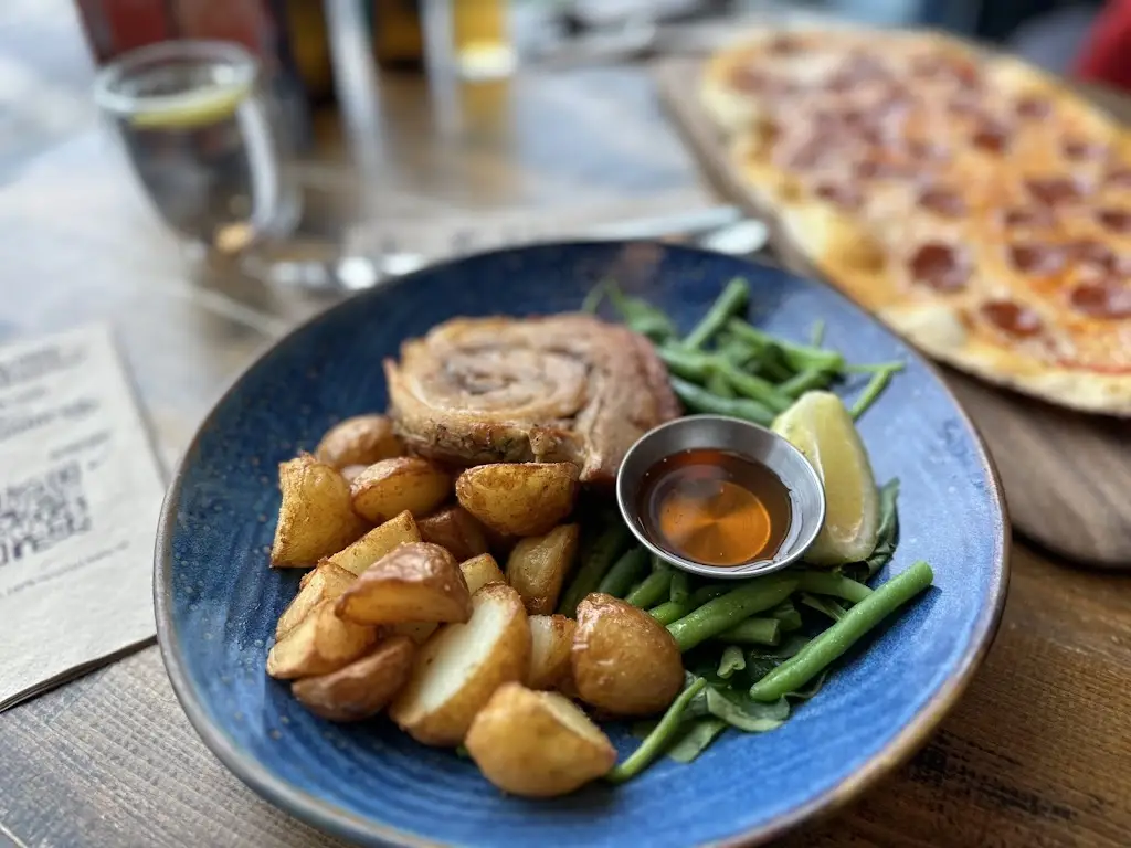 Zizzi - Inverness_Inverness_slider_image_3