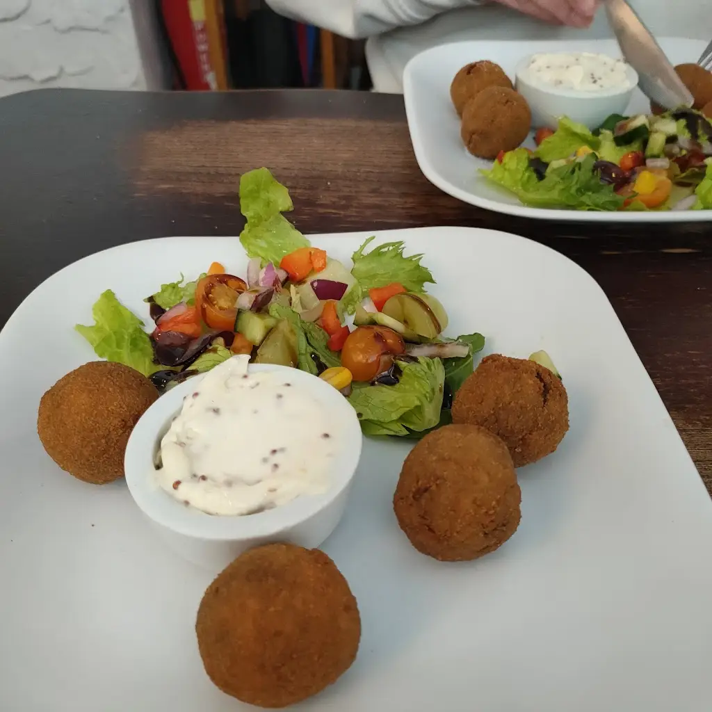 paul brandon_Horse & Jockey Bar_Lanark_review