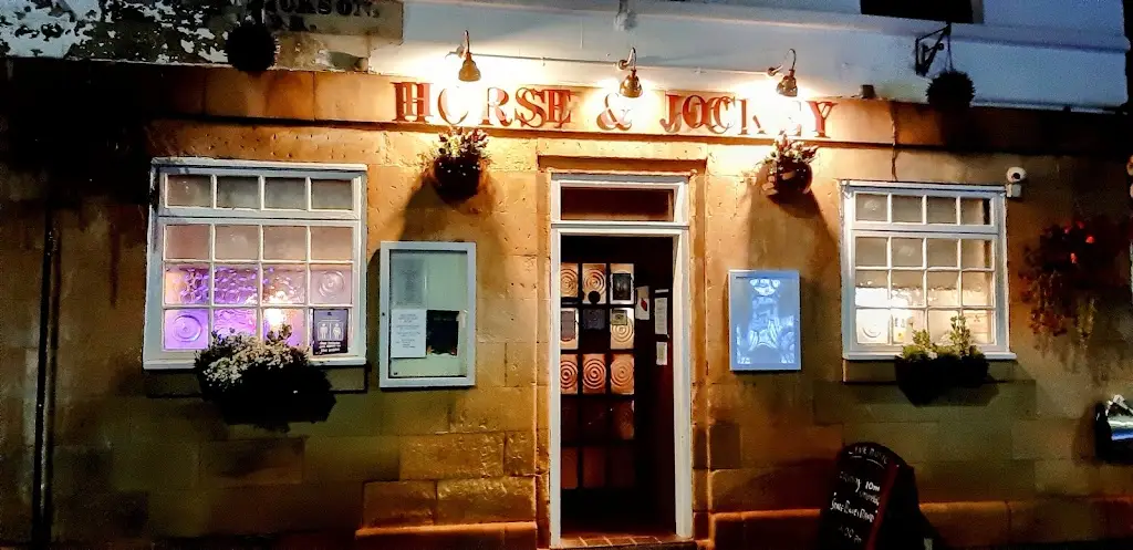 Dennis Smalley_Horse & Jockey Bar_Lanark_review