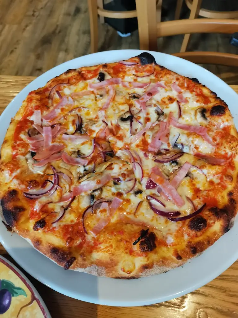 La Gondola_Kirkcaldy_slider_image_2