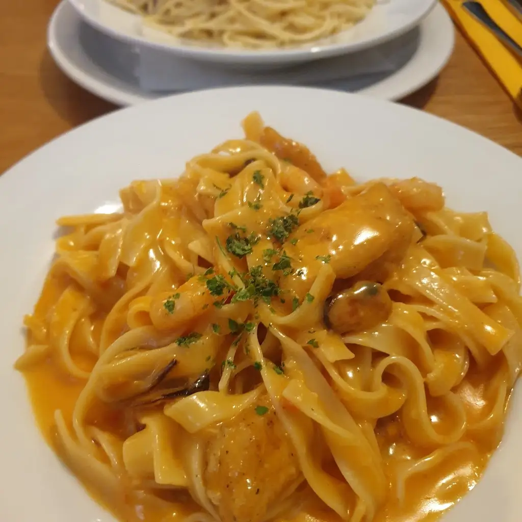 Vivian Violet_Giovanni's Restaurant_Kirkcaldy_review