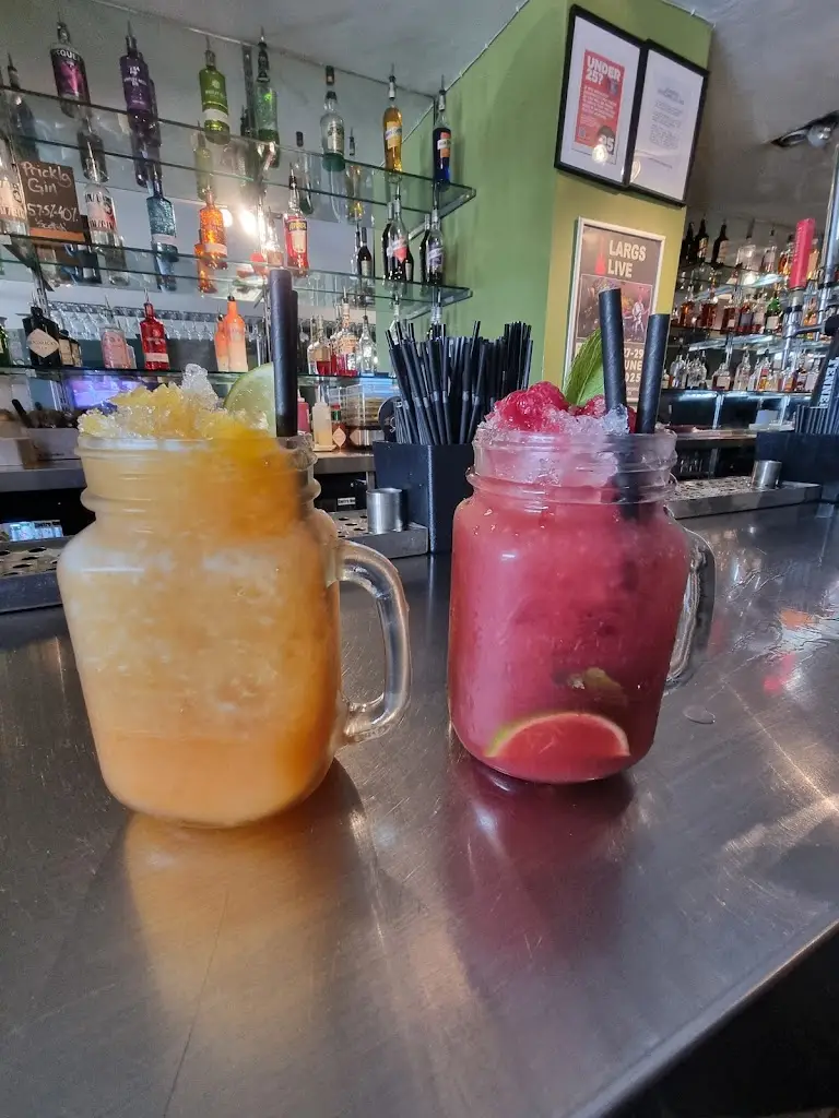 Leighanne Bain_Room_Largs_review