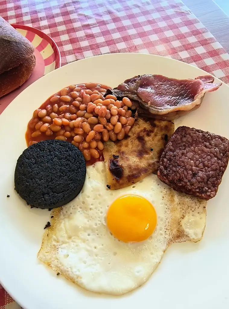 Цветелина Антонова_Cafe Barga_Lennoxtown_review