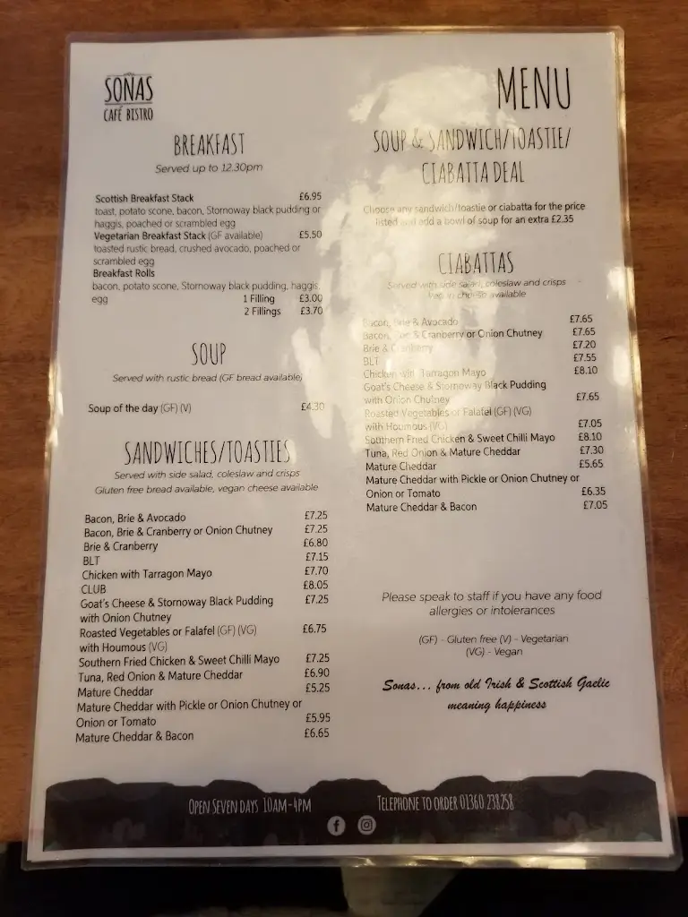 Leslie Smith_Sonas Café Bistro_Lennoxtown_review