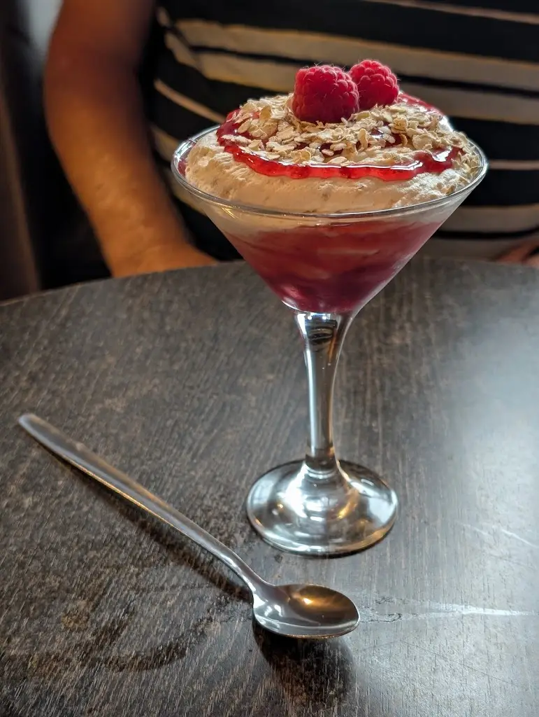 Jules_Pierhead Tavern_Lamlash_review