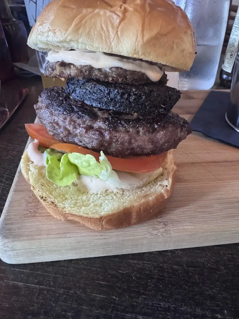 Alistair McLeod_Pierhead Tavern_Lamlash_review