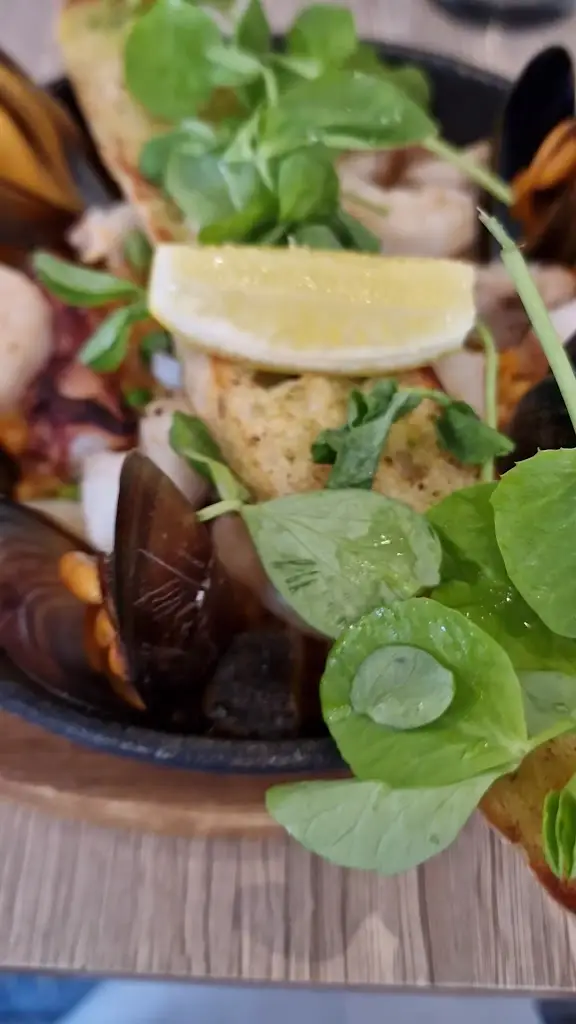 Brambles Seafood + Grill_Lamlash_slider_image_2