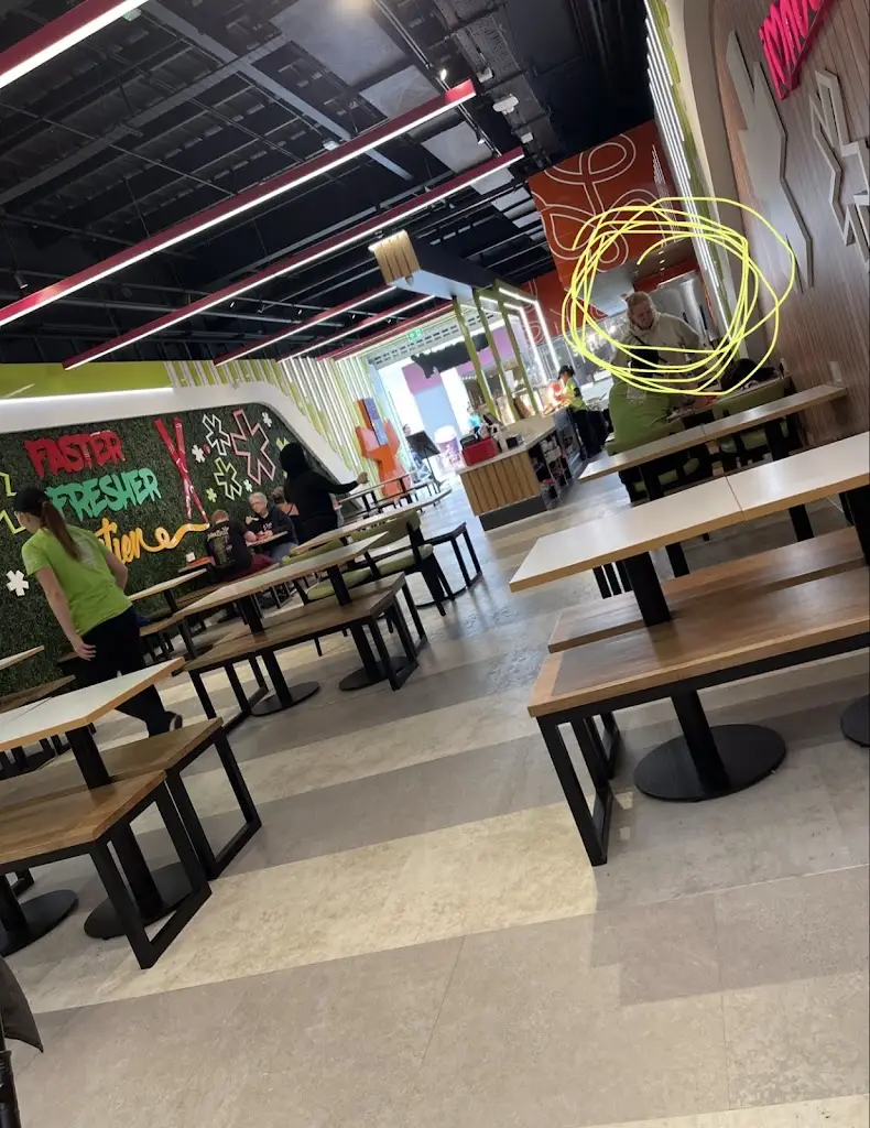 Fahad Khan_Chopstix - Livingston The Centre_Livingston_recensione