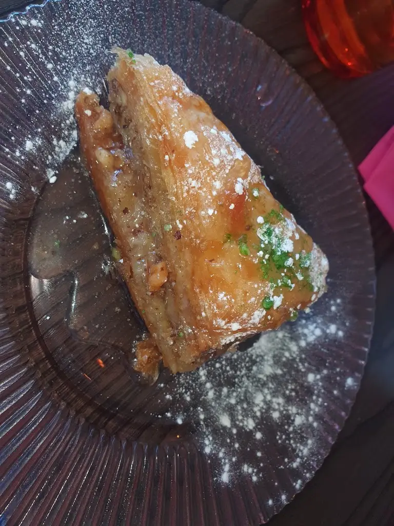 Gillian Burns_Greek Theory Restaurant_Laurieston_review