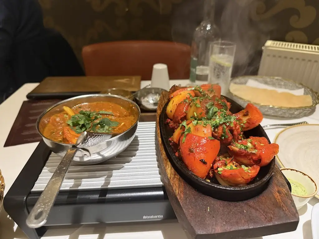 Nian_The Radhuni_Loanhead_review