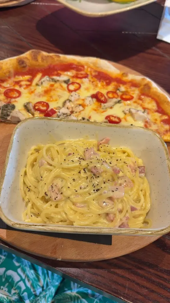 Claire Scott_Tony Macaroni - Straiton_Loanhead_review