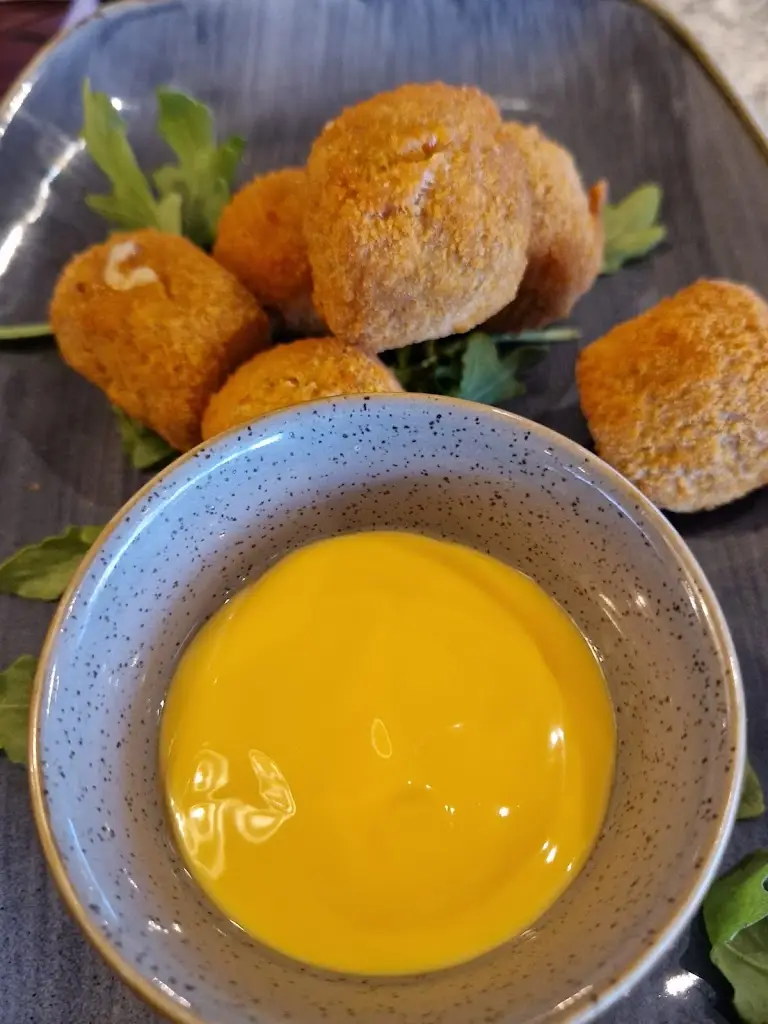 Jenna M_Tony Macaroni - Straiton_Loanhead_review