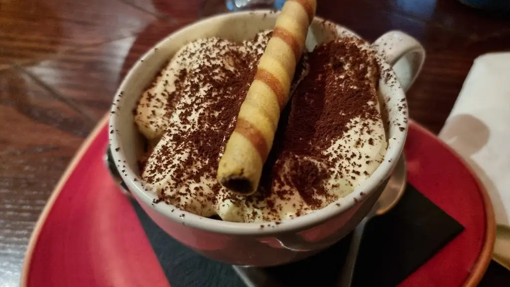 Attila Vass_Tony Macaroni - Straiton_Loanhead_review