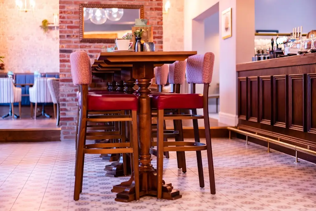 Gilt - Bingham_Bingham_slider_image_3