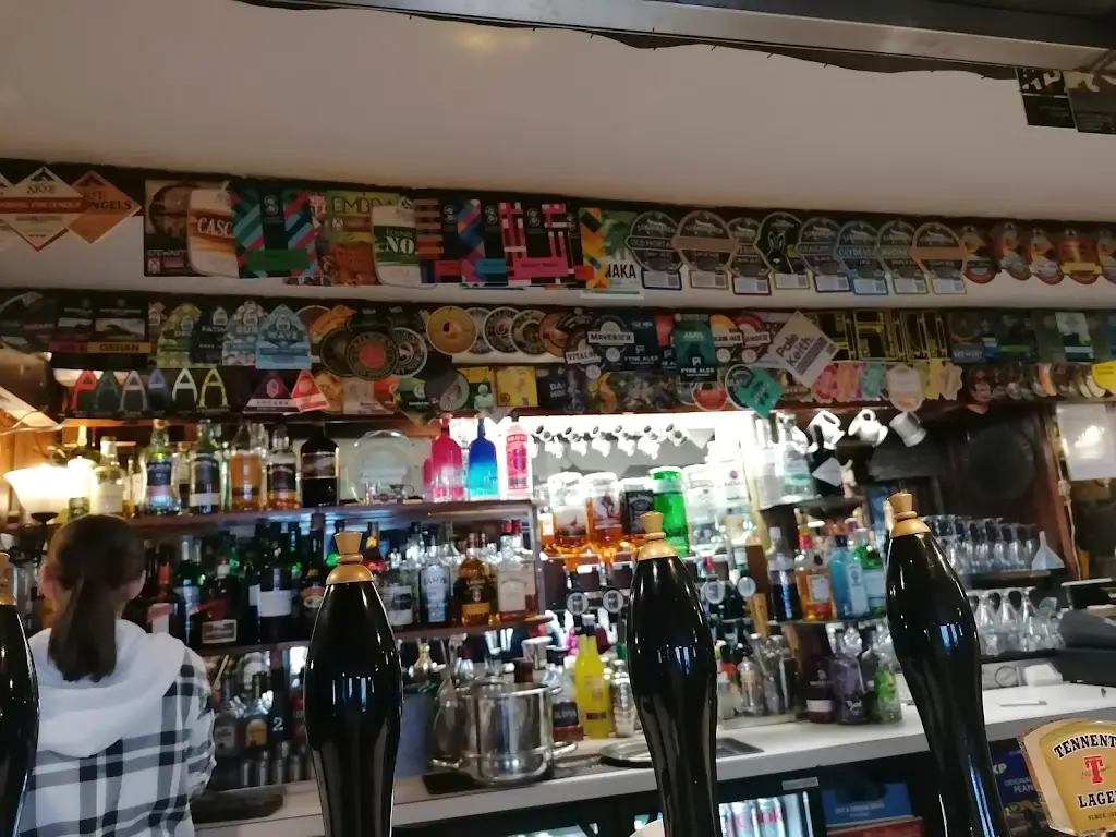 Eric Thomson_The Brown Bull_Lochwinnoch_review