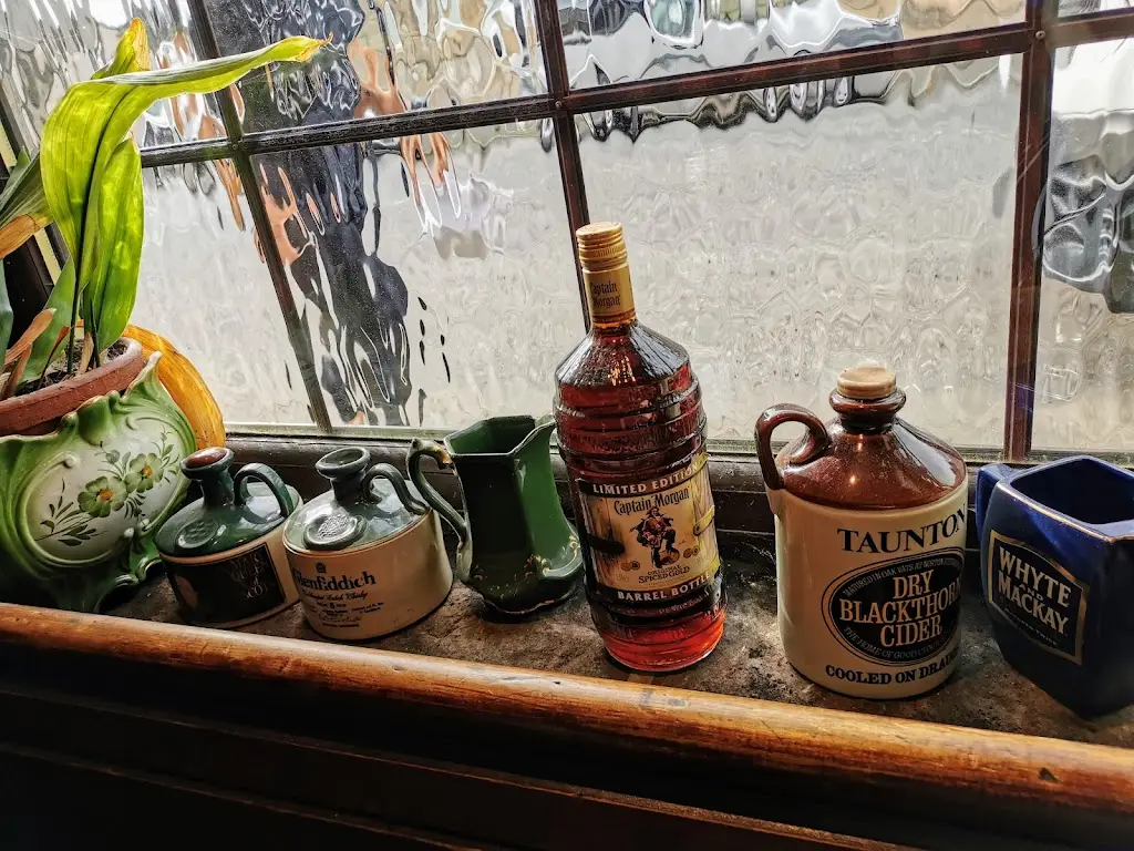 Joanna Steliga_The Brown Bull_Lochwinnoch_review