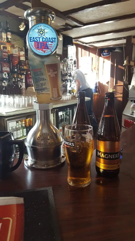 Corner Bar_Lochwinnoch_slider_image_2