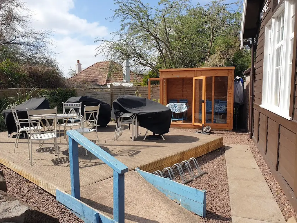 Laura Burrell_Joli_Longniddry_review