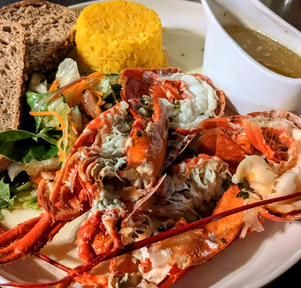 The Salt Cellar_Lhanbryde_slider_image_2