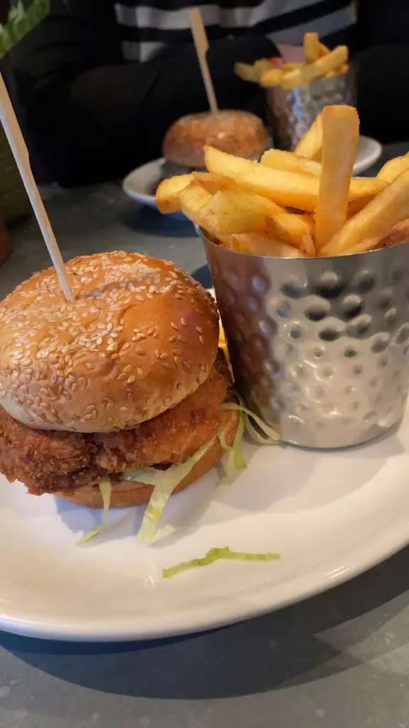 Lou Lou_Badenoch's_Lhanbryde_review