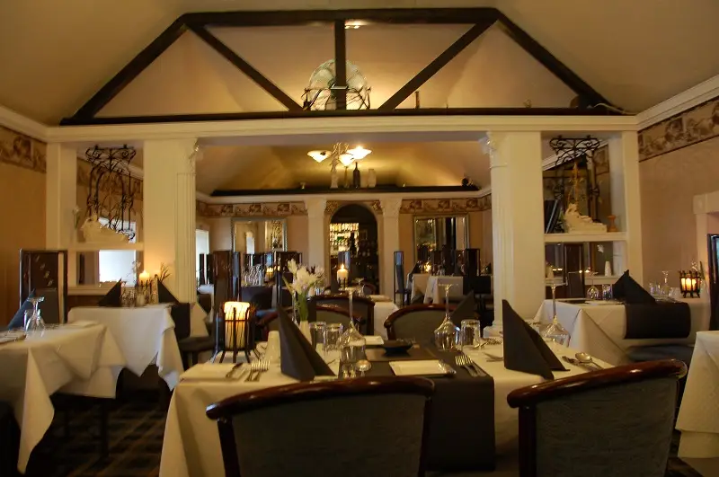 Bridge45 restaurant in Lhanbryde