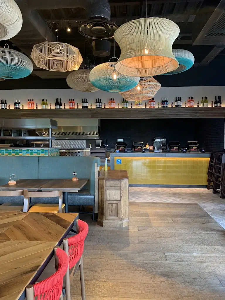 Nando's Paisley restaurant in Linwood