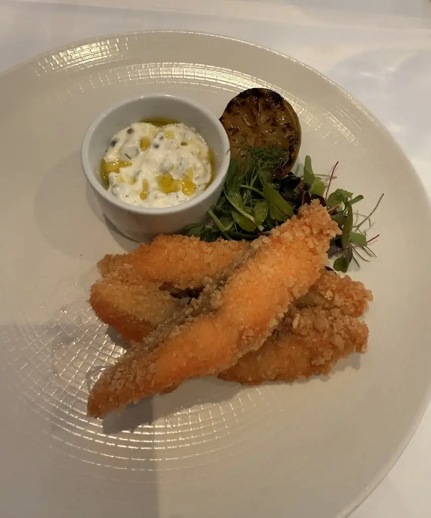 Sue Nicolson_The Prancing Stag_Linwood_review