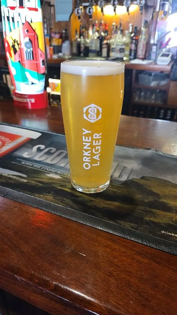 Tayler Redford_Auld Motor Hoose_Kirkwall_review