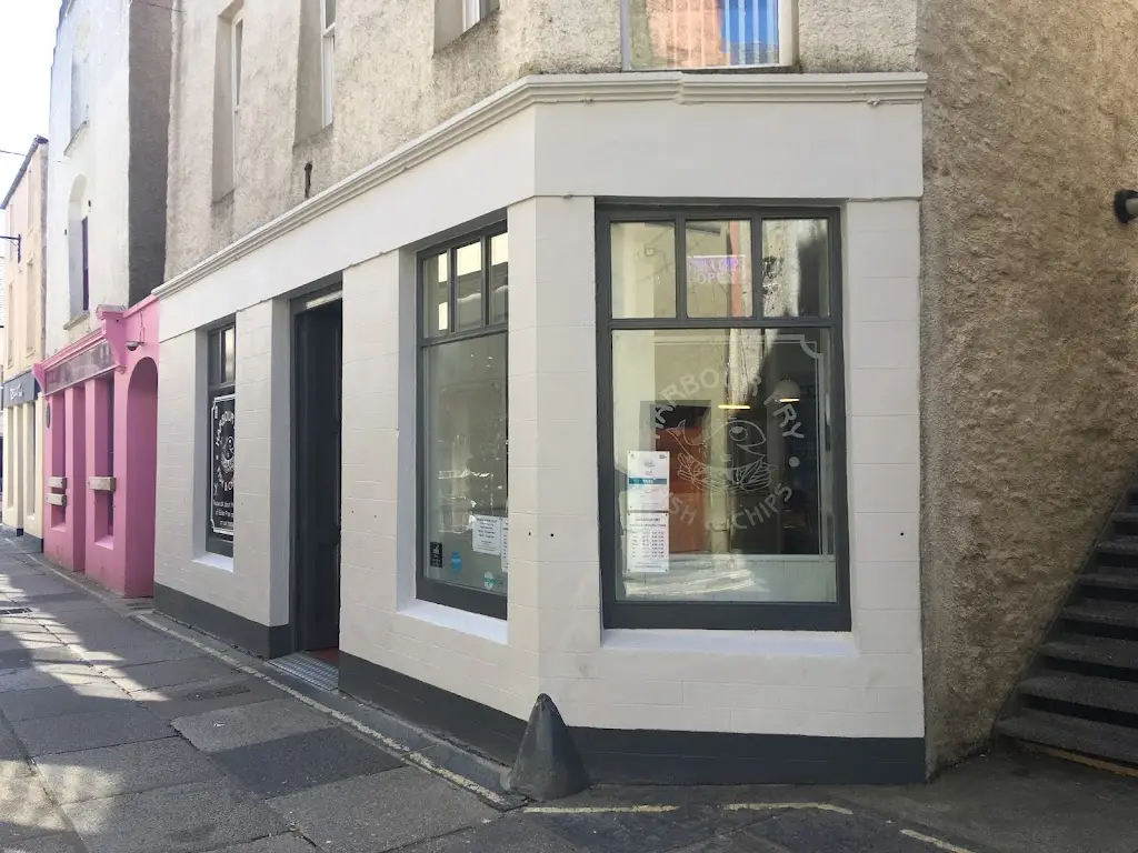 Cecil Burnett_Harbour Fry_Kirkwall_review