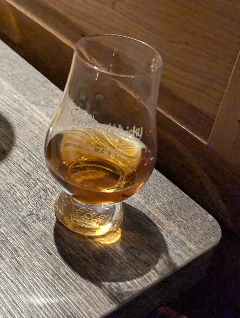 Stephen Hailey_Royal Cask Whisky Gin Bar_Kirkwall_review