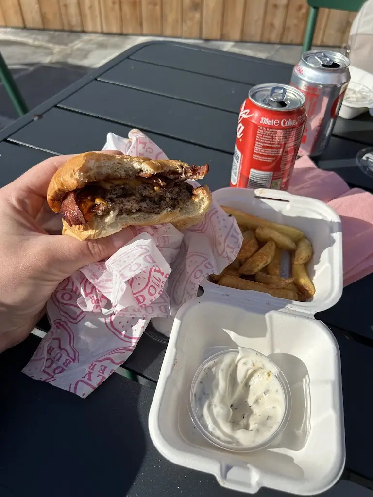 Ray Van Dam_Dolly Burger_Kirkwall_review